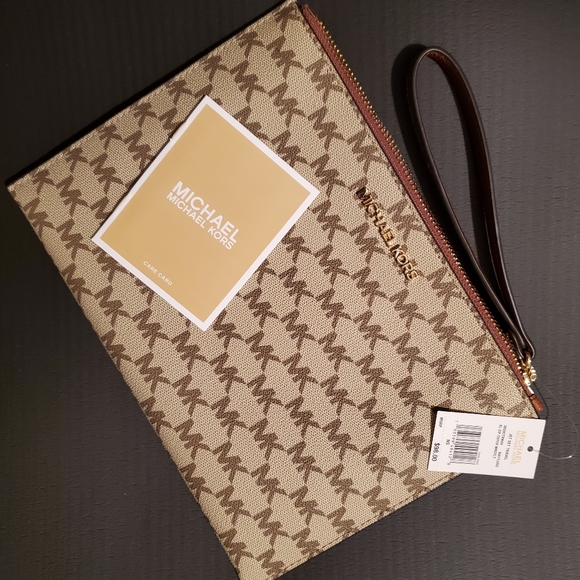 Michael Kors Jet Set Travel Clutch Wristlet - Picture 3 of 8